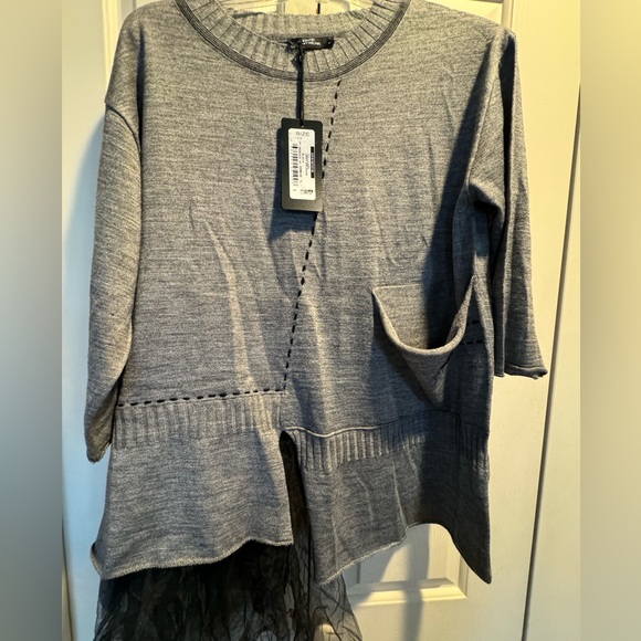 Tulle Detailed Sweater - Gray Melange
Black - Picture 2 of 6